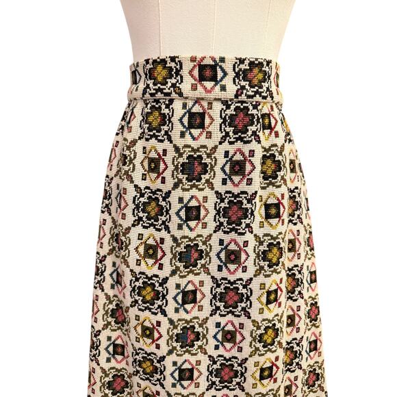 VTG 70s Tapestry Carpet Weight MAXI SKIRT Zip XS Needlepoint Pattern Handmade - Picture 11 of 13